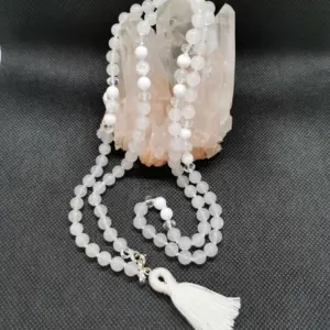Edelsteinkette aus weißer Jade und Bergkristall, Drachenkette